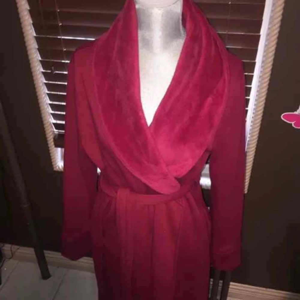 Red Ugg Robe - Picture 2 of 4